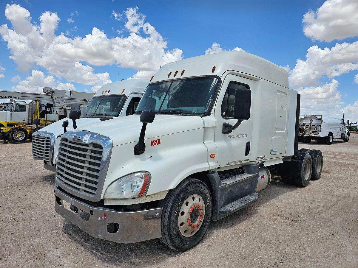 Used 2015 FREIGHTLINER CASCADIA T/A SLEEPER HAUL TRUCK, INOP