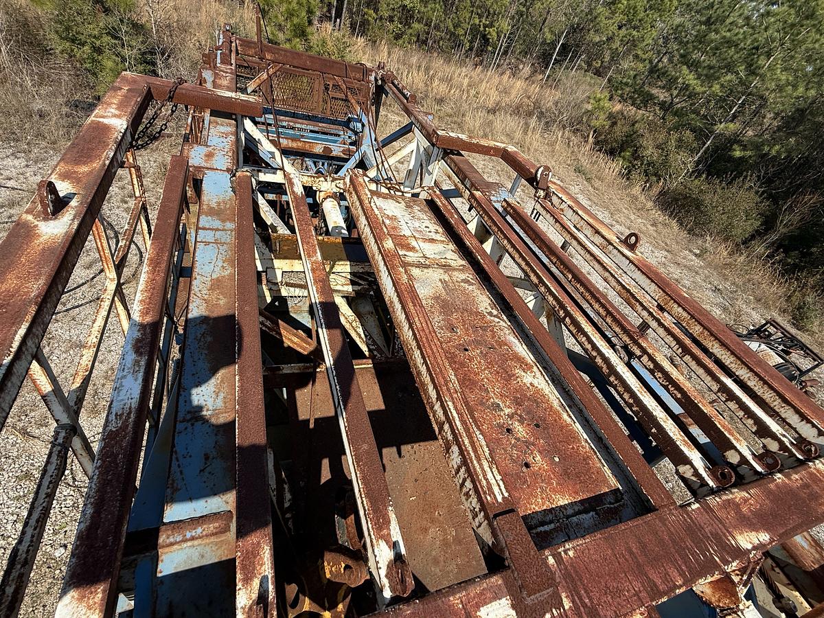 Used 2007 MOOR RIG XJ60 DD 104'-200K 5-AXLE WELL SERVICE WORKOVER RIG