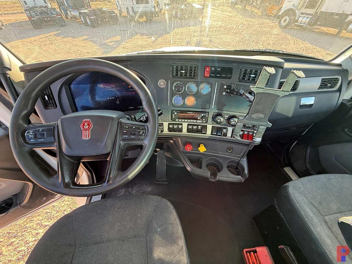 Used 2024 KENWORTH T880 T/A DAY CAB TRUCK TRACTOR