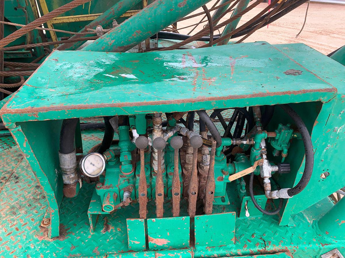 Used FRANKS 4-AXLE DOUBLE DRUM DRWKS WELL SERVICE RIG (96'x215K MAST)