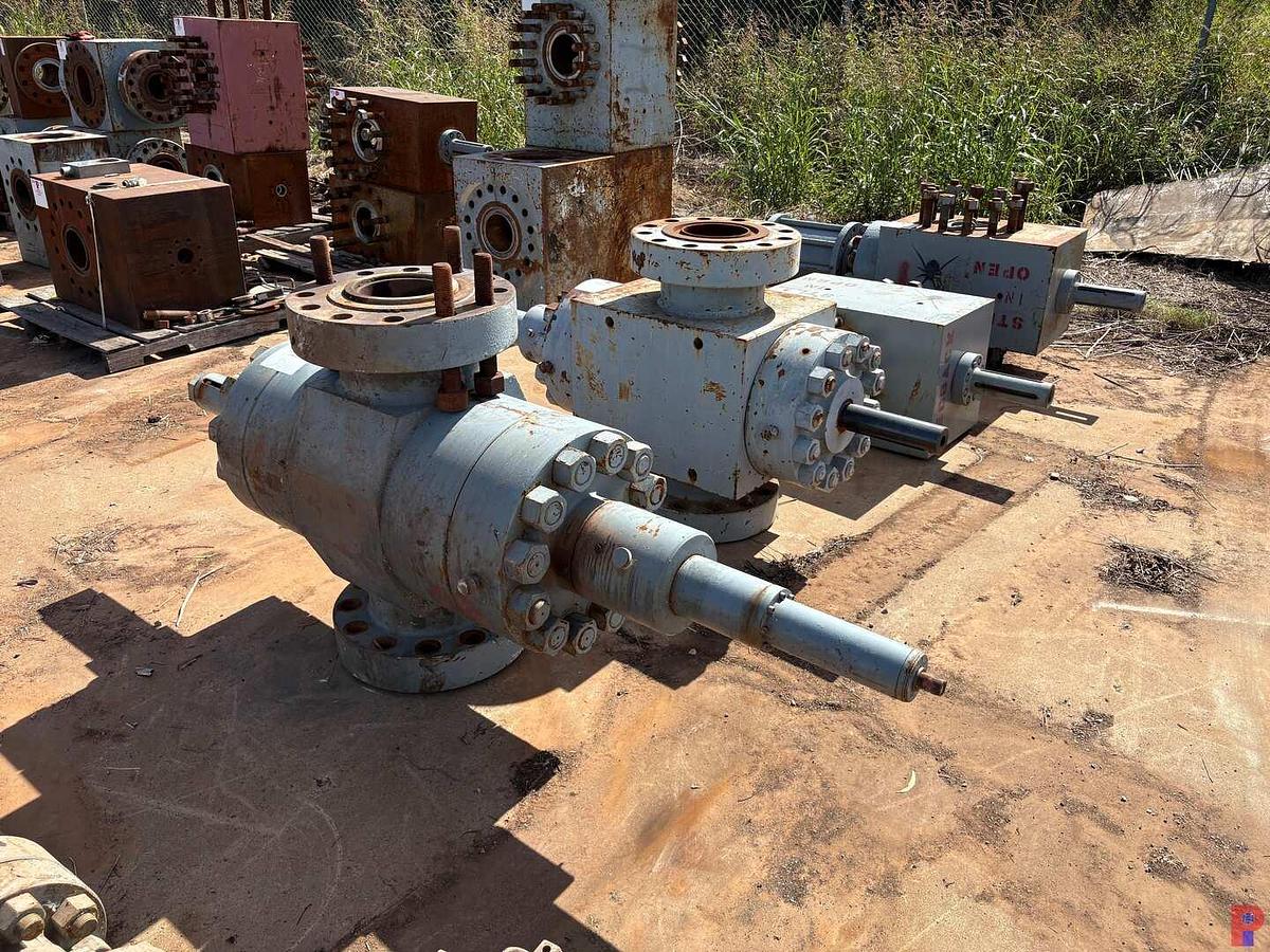 Used (2X$) 7-1/16” MANUAL FRAC VALVES