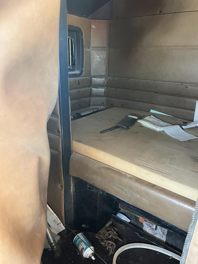 Used 2002 PETERBILT 378 T/A SLEEPER HAUL TRUCK