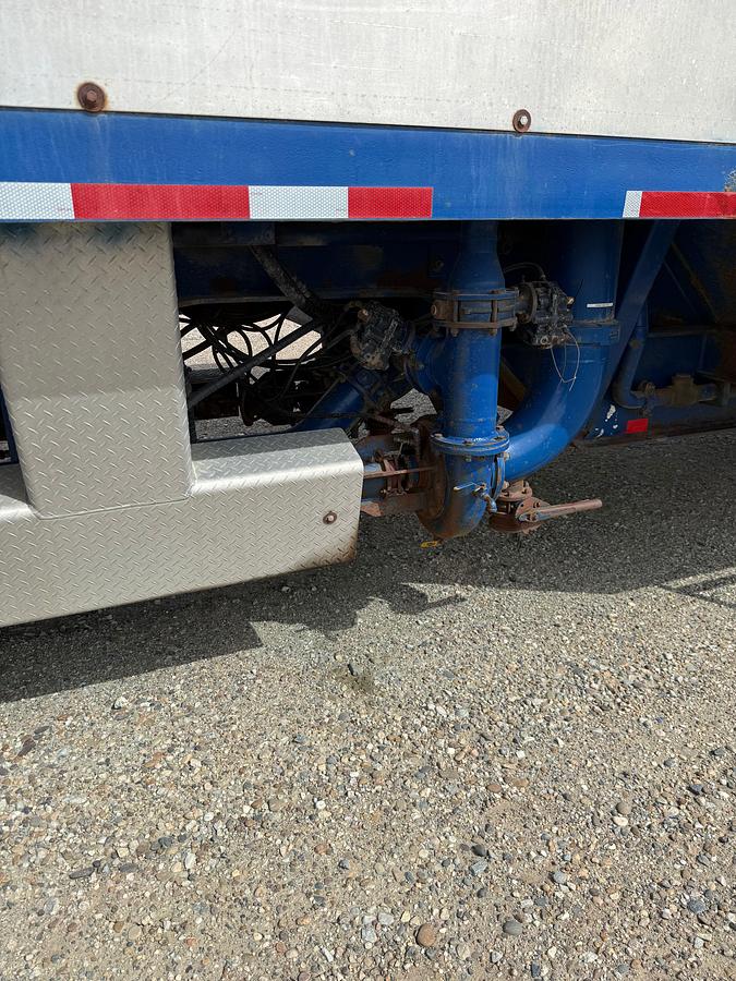 Used 2002 SPM DOUBLE PUMPER CEMENTING TRAILER