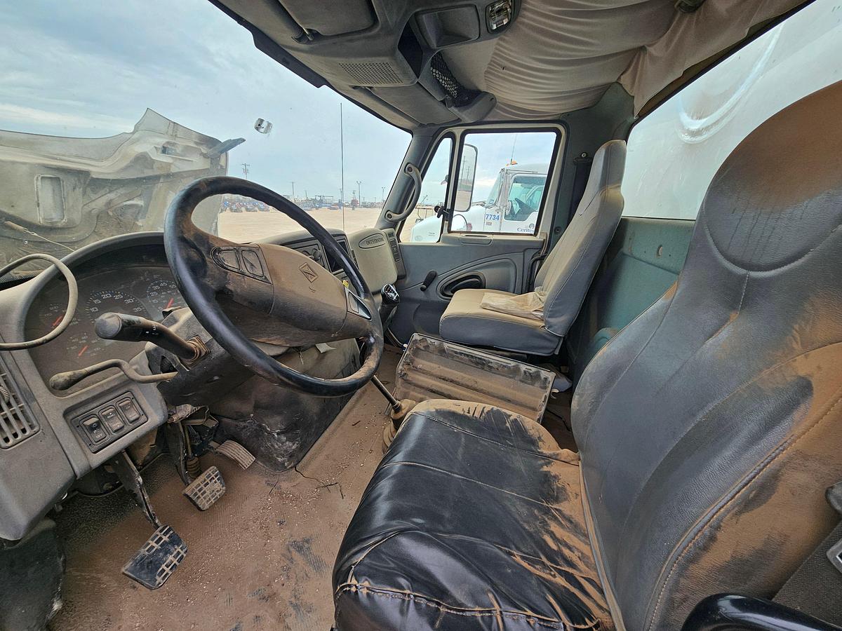 Used 2007 INTERNATIONAL DURASTAR 4300 S/A DAYCAB FUEL TRUCK (Inoperable)