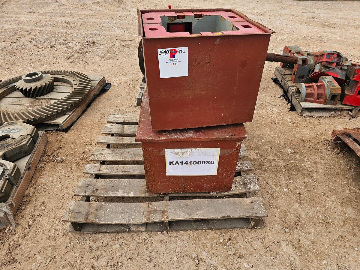 Used (2) PALLETS OF MASTER & KELLY BUSHINGS