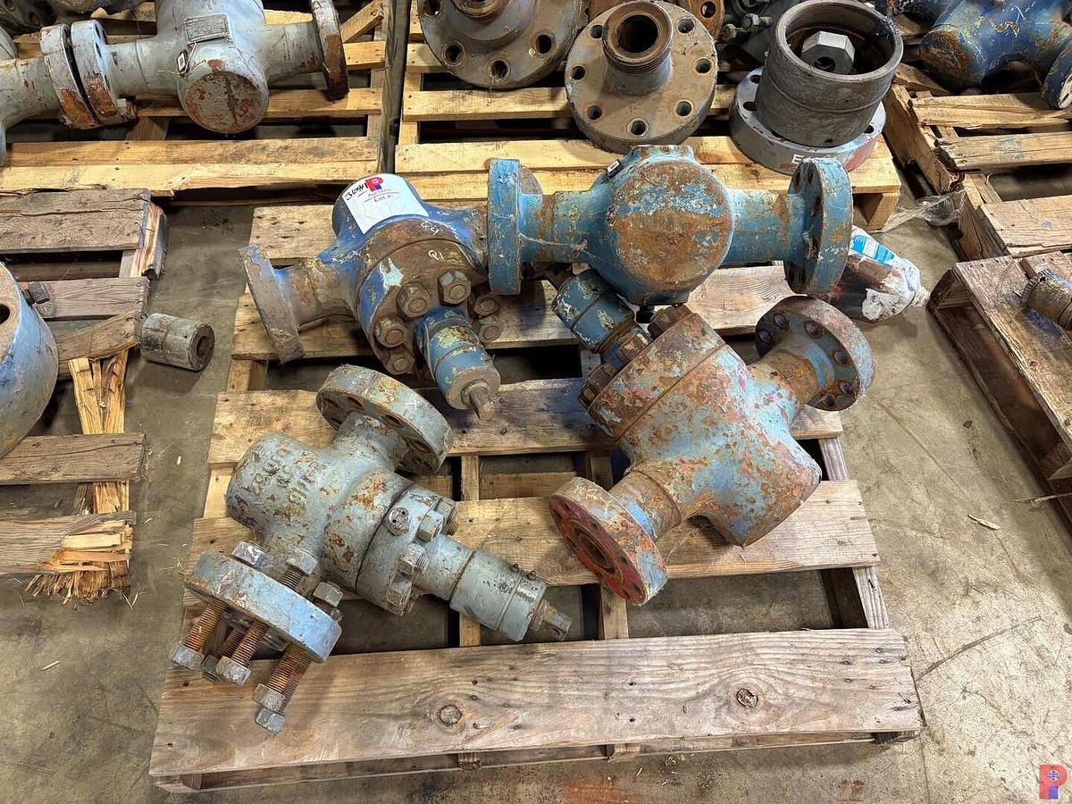 Used (4X$) 2-1/16” MANUAL GATE VALVES