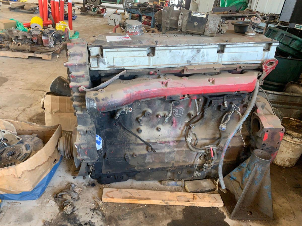 Used (Incomplete) DETROIT SERIES 60 Motor w/ Alternator, and Clutch