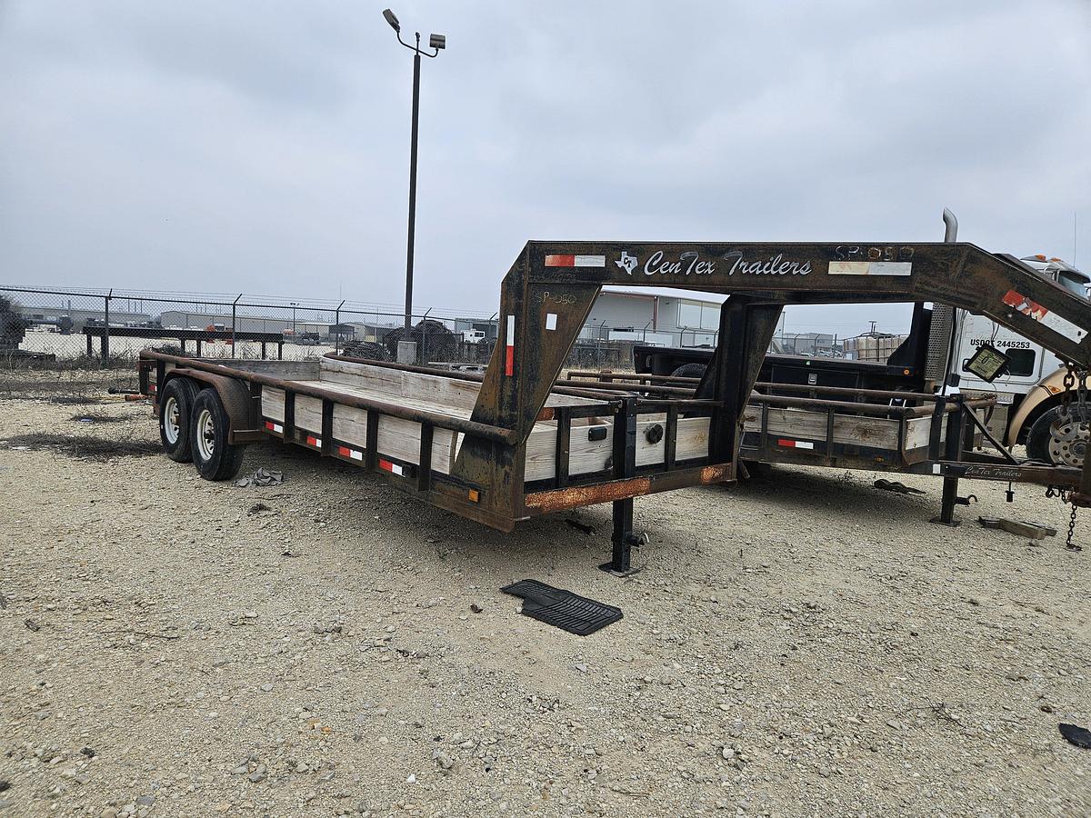 Used 2013 CENTEX 20' T/A GOOSENECK TRAILER
