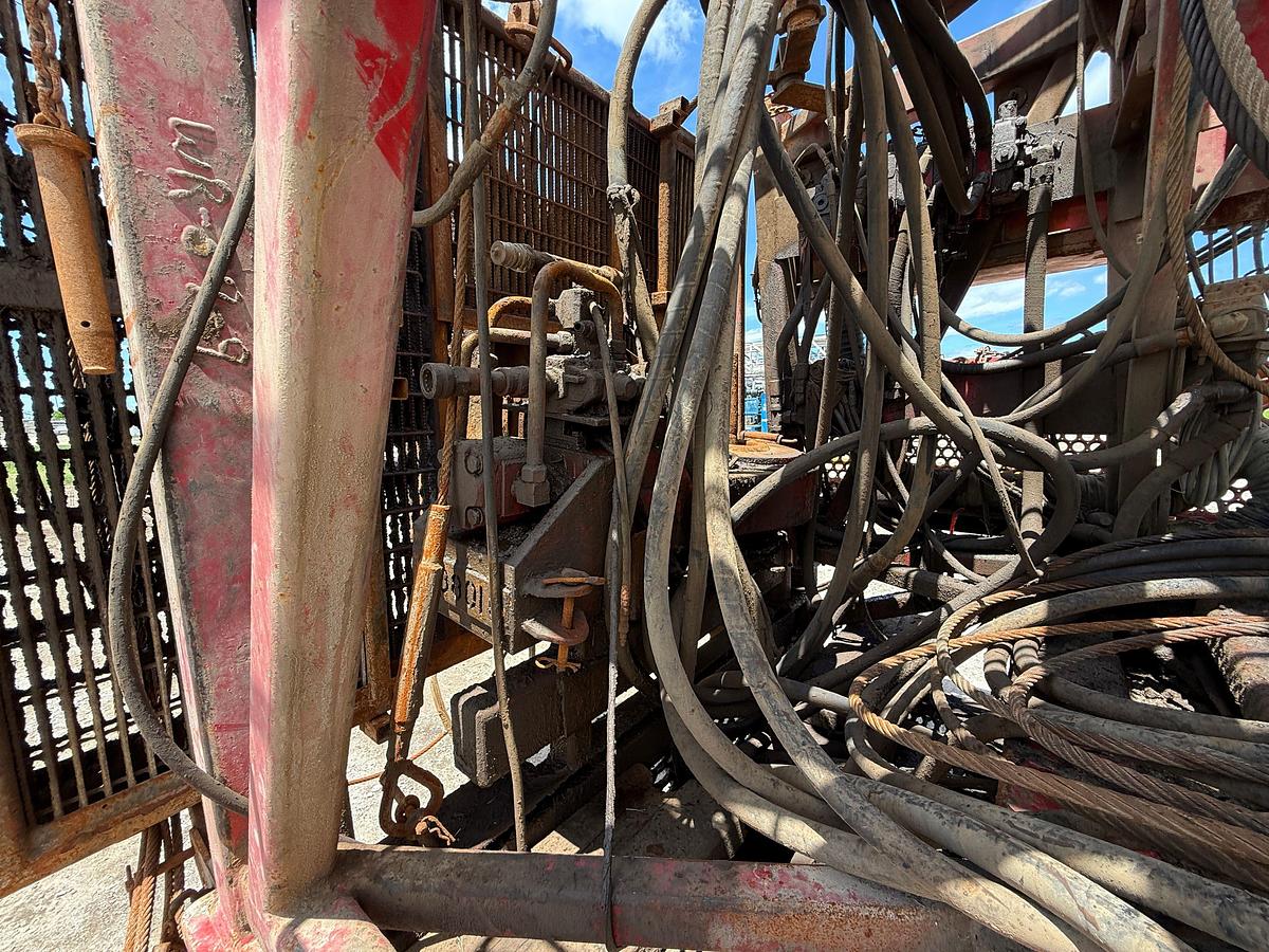 Used 2008 LOADCRAFT 550 DD 96’-225K 5-AXLE WELL SERVICE WORKOVER RIG