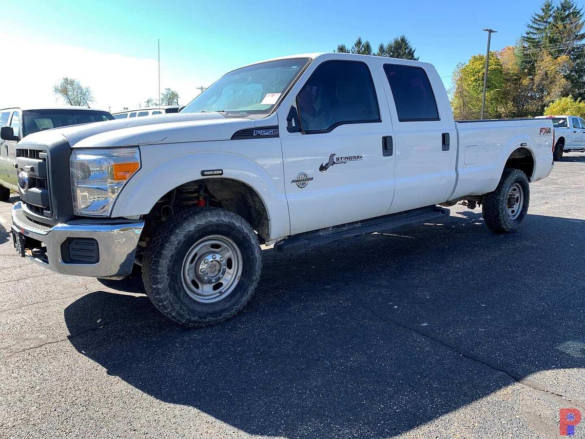 Used 2015 FORD F-250 SUPER DUTY XL CREW CAB 4X4 PICKUP (DIESEL)