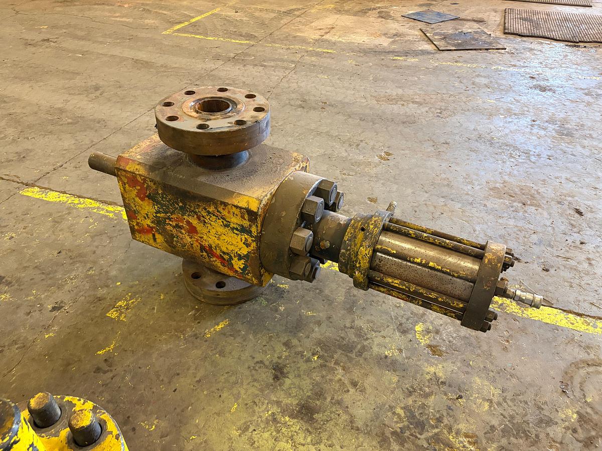 Used 4-1/16” 15k hydraulic gate valve