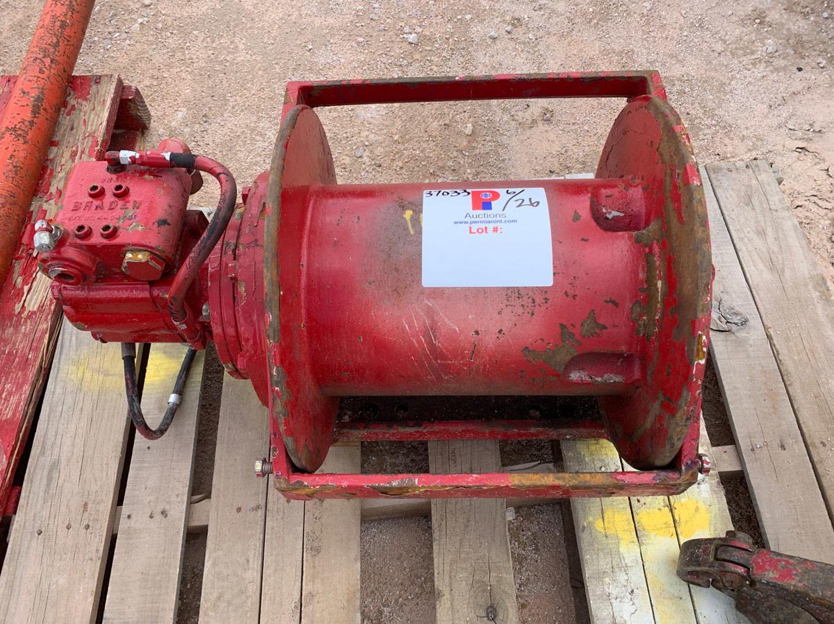 Used Pallets w/ Hydraulic Braden Winch and 100 Ton BJ Tubing Elevator