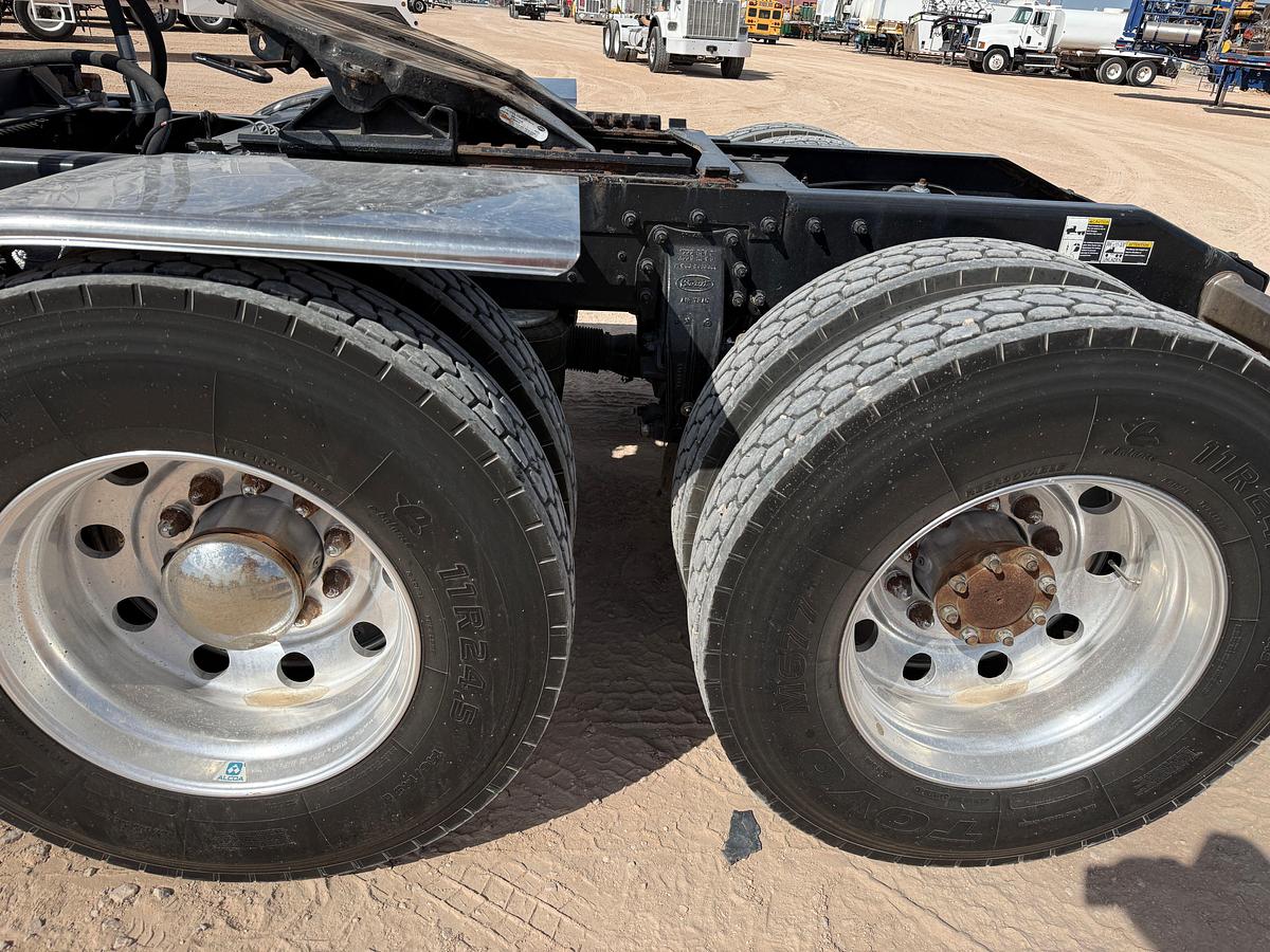 Used 2013 PETERBILT 367 T/A DAYCAB TRUCK TRACTOR