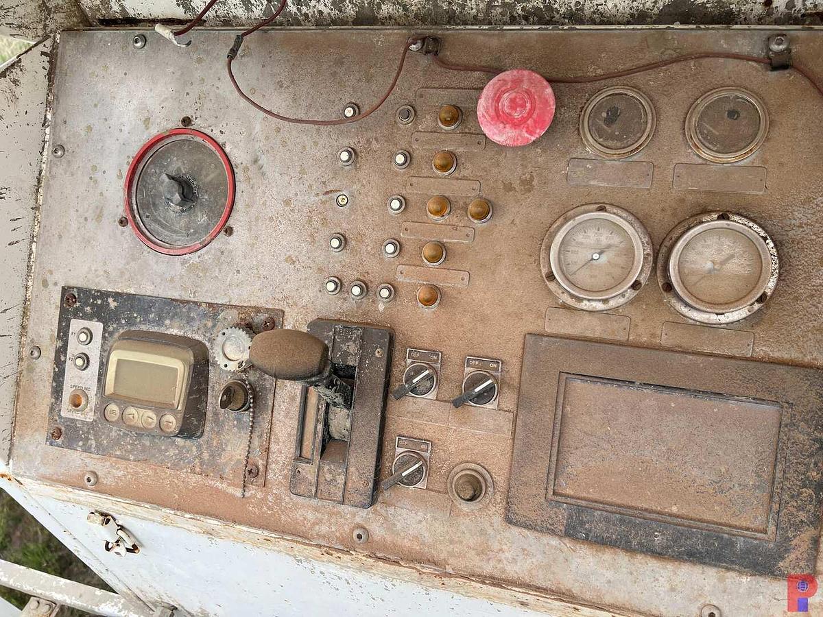 Used 1999 INTERNATIONAL  9400 T/A CEMENT PUMP TRUCK