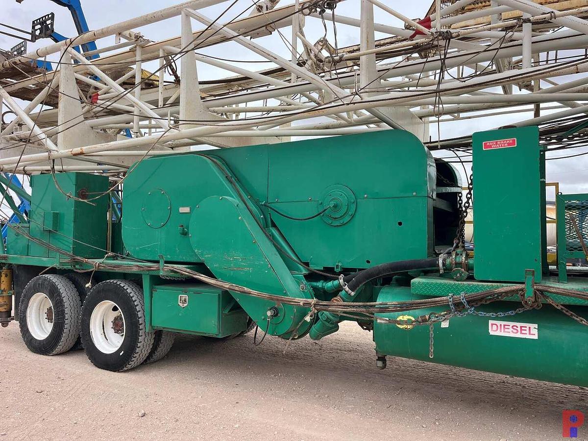 Used FRANKS 1287/160 BACK IN WELL SERVICE RIG MTD ON 4-AXLE CARRIER