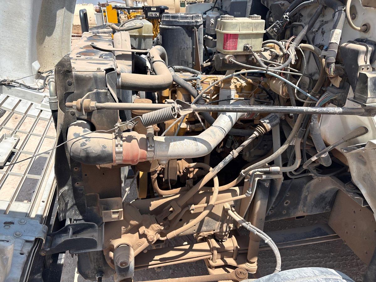 Used 2000 CHEVROLET C6500 S/A WIRELINE TRUCK