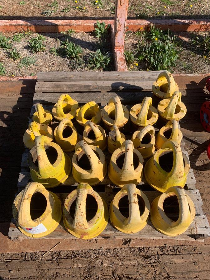 Used (13) Pin End LIFT BAILS (8) Box End LIFT BAILS