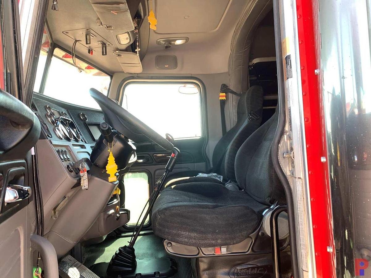 Used 2019 PETERBILT 389  EXT HOOD 68” SLEEPER TRUCK