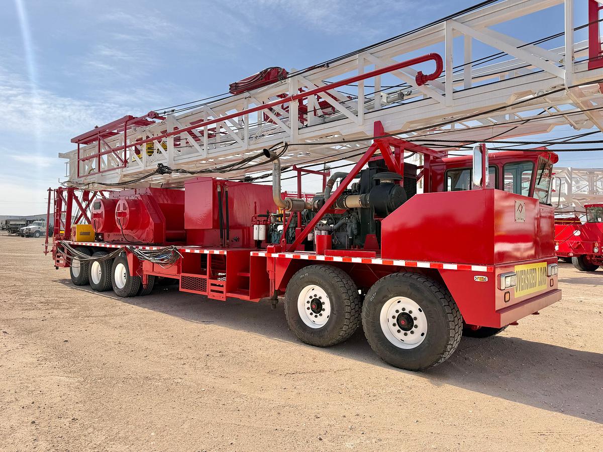 Used FRESHLY REFURBED 2007 CROWN CE600 DD 5 AXLE WELL SERVICE RIG 104'x265K MAST (2026 CAT IV)