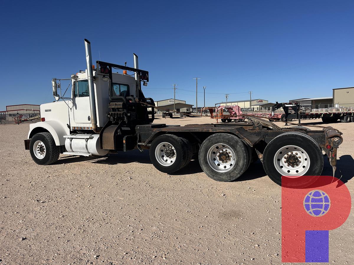 Used 1996 KENWORTH 3-AXLE DAYCAB WINCH TRUCK