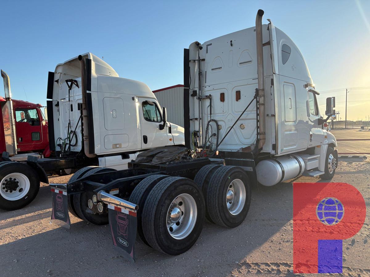 Used 2010 FREIGHTLINER CASCADIA T/A SLEEPER HAUL TRUCK