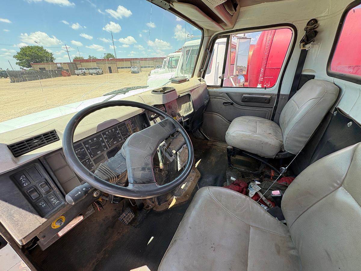 Used 1998 INTERNATIONAL 4900 S/A DAYCAB 5-TON CRANE TRUCK
