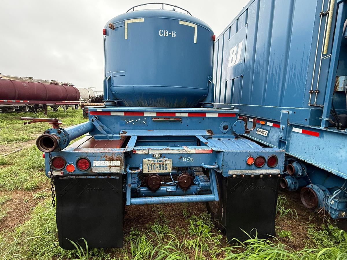 Used DBL POD 660 CF T/A BULK CEMENT TRAILER