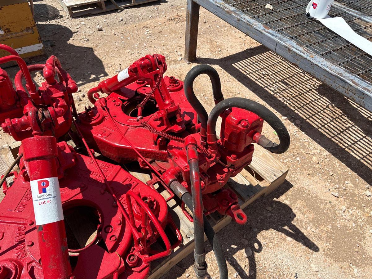 Used Bj RS hydraulic tubing tong