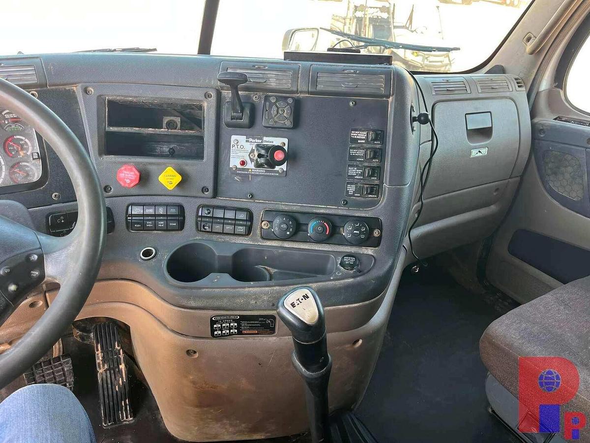 Used 2012 FREIGHTLINER CASCADIA T/A SLEEPER HAUL TRUCK