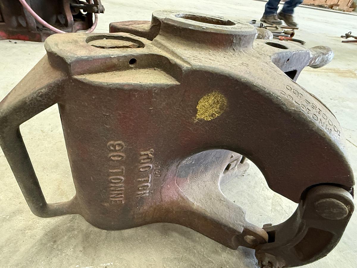 Used OIL COUNTRY 100-TON 2-3/8" TUBING ELEVATOR