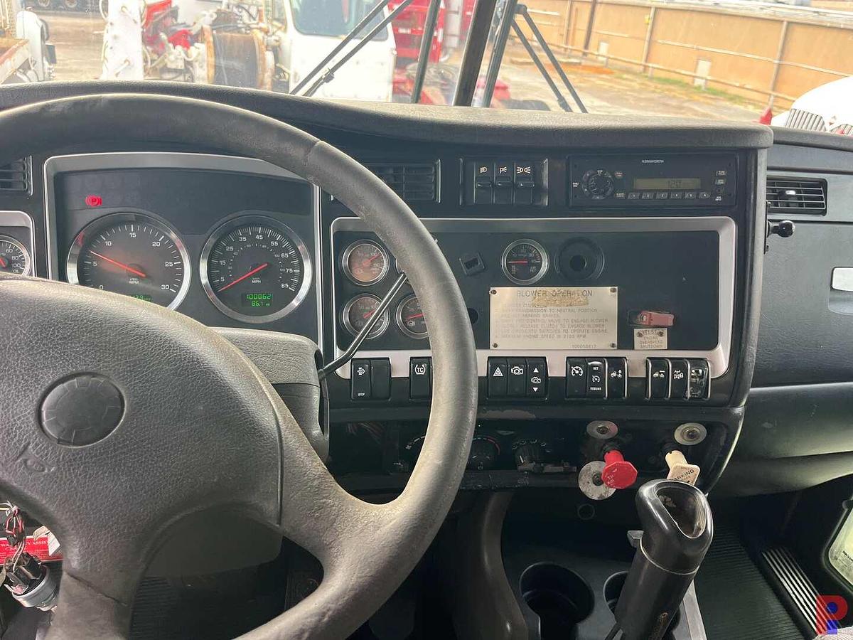 Used 2008 KENWORTH T800 T/A 36” SLEEPER TRUCK