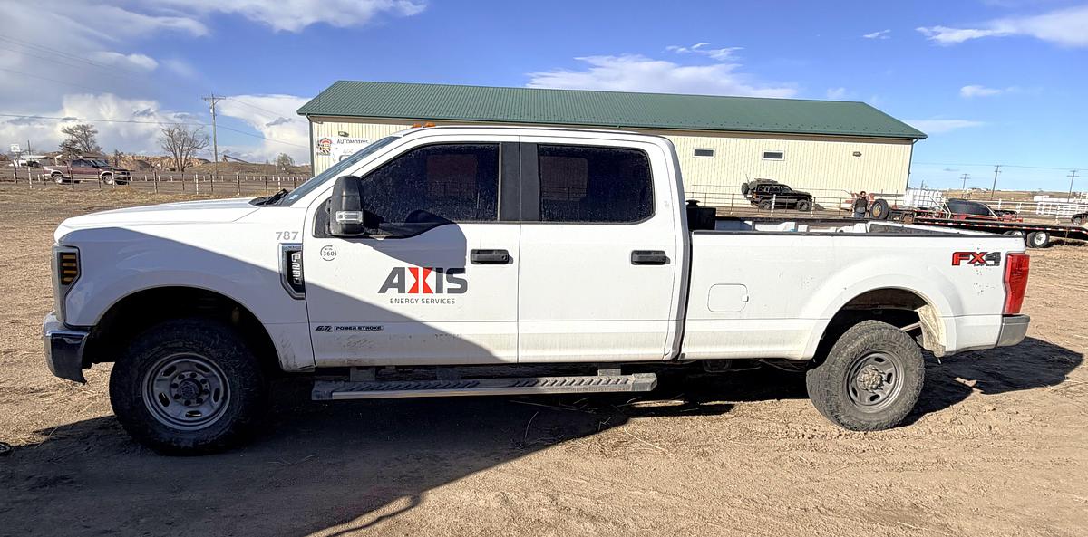 Used 2019 FORD F-250 XL FX4 6.7L 4WD CREW CAB PICKUP TRUCK