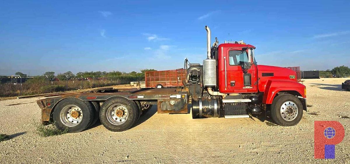 Used 2013 Mack Pinnacle t/a Winch Truck
