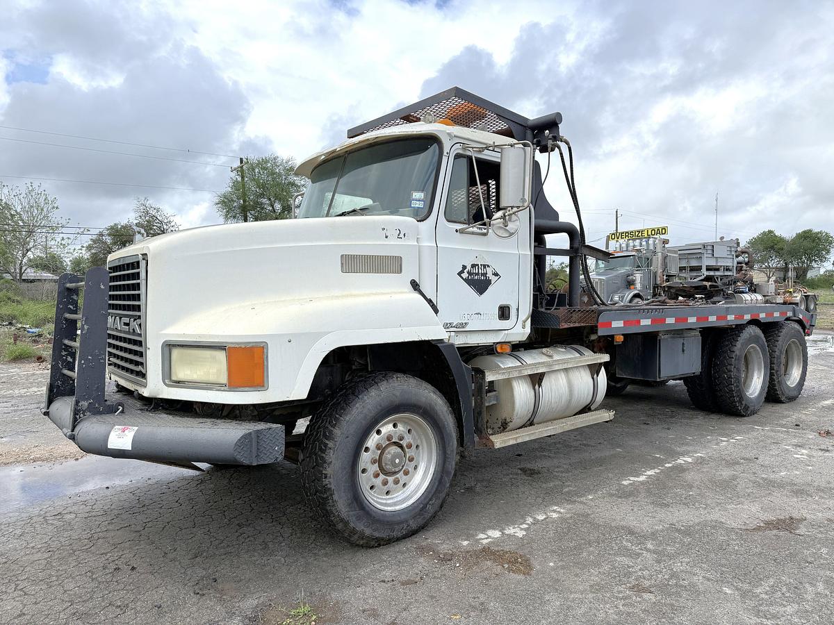 Used 1999 MACK CH613 60K MECH T/A WINCH TRUCK