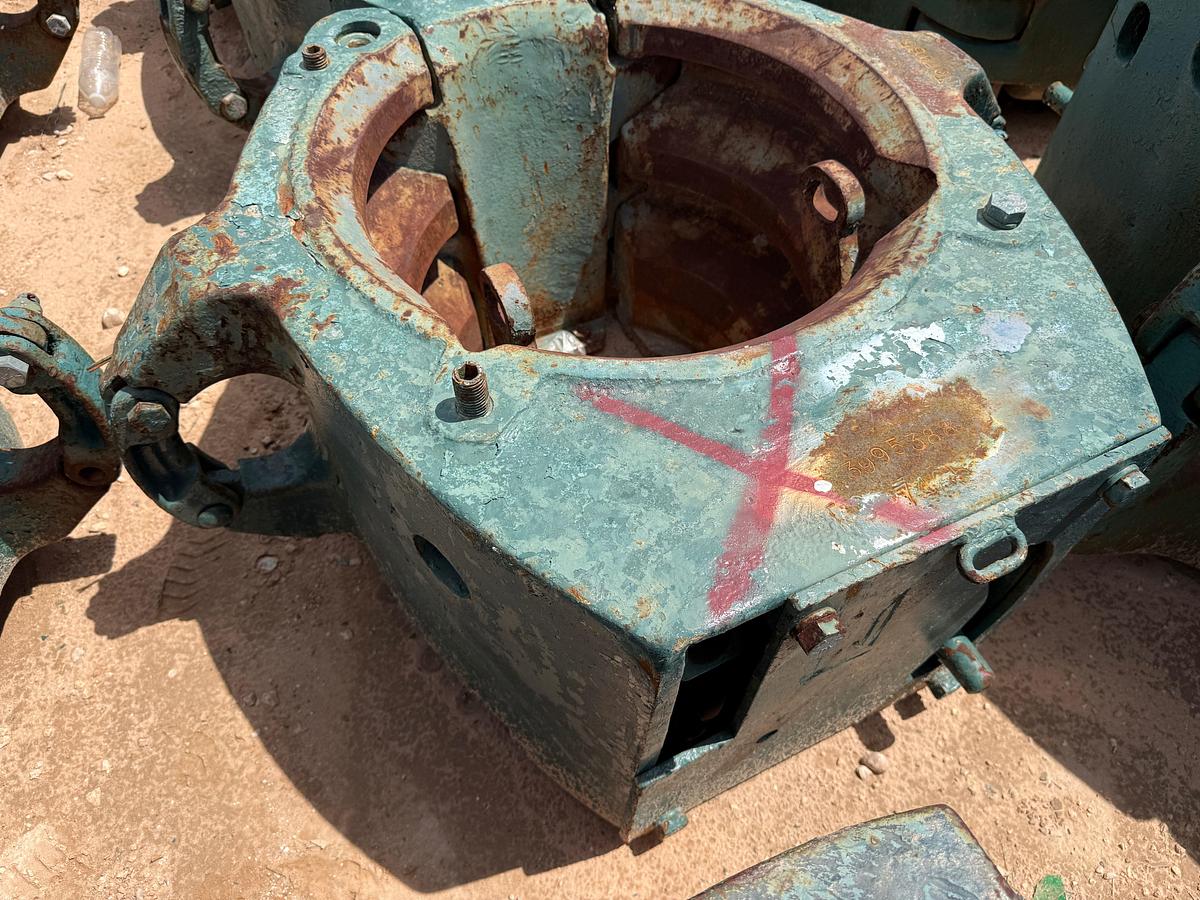 Used LOT W/ (1) BJ & (1) TEXAS INT. 250-TON & (2) BJ 175-TON SLIP TYPE SPIDER CASING ELEVATORS