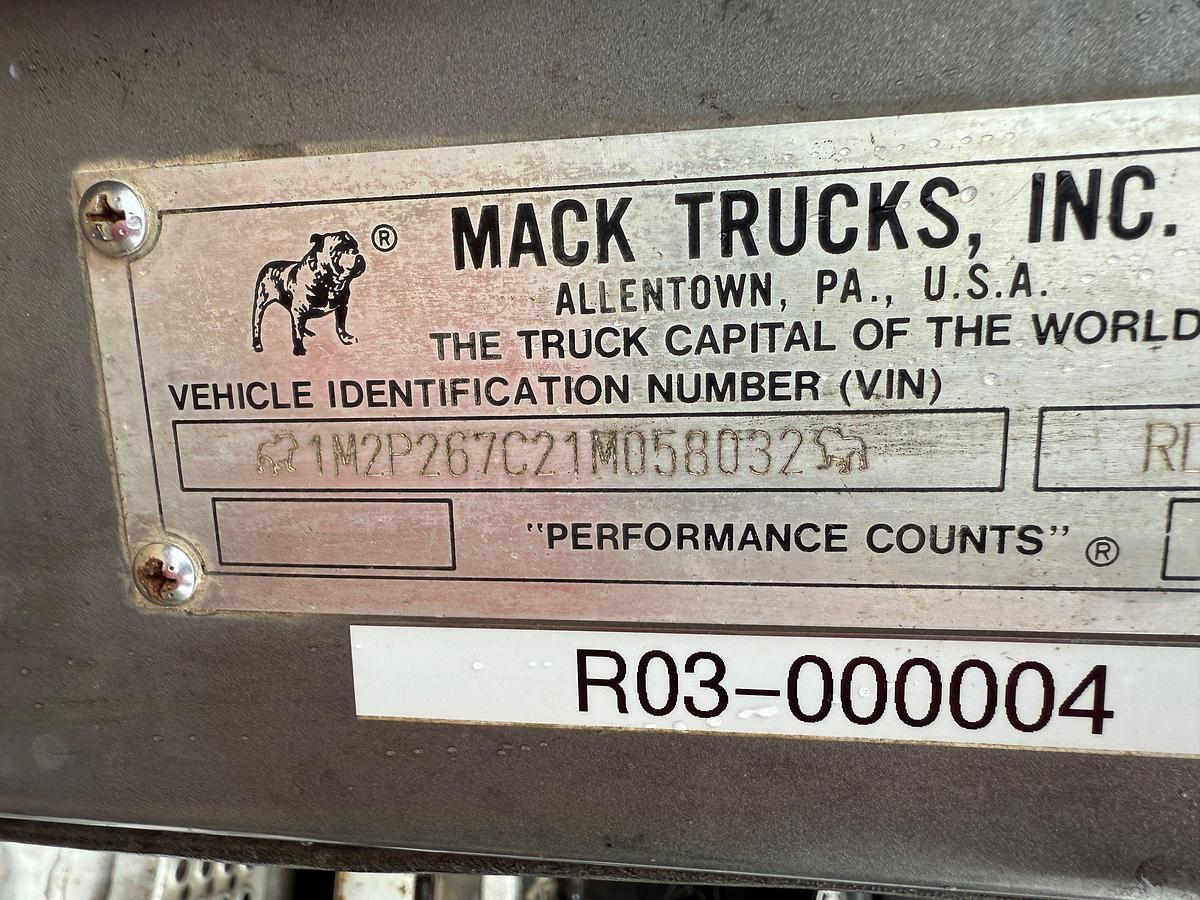Used 2001 MACK RD688S T/A 45K MECH WINCH TRUCK