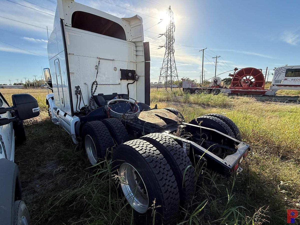 Used 2016 PETERBILT 579 T/A 63” SLEEPER TRUCK (INOP)