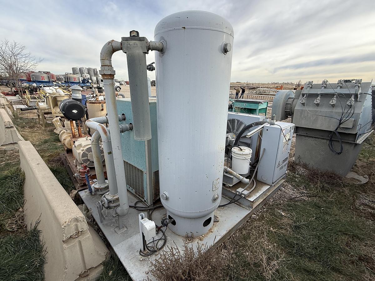 Used FS CURTIS RS-100 F 458 CFM 100 PSI SKIDDED AIR COMPRESSOR (INCOMPLETE)