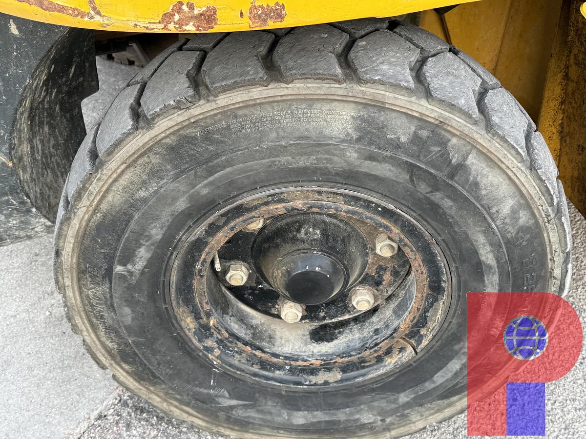 Used 2012 KOMATSU FD70-8 14K LBS FORKLIFT