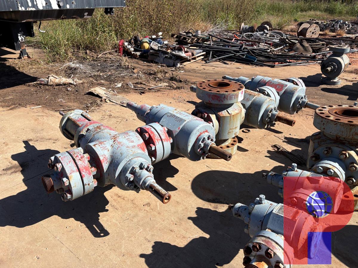Used (1) 7-1/16” FLUID CROSS W/ (4) 4-1/16” GATE VALVES