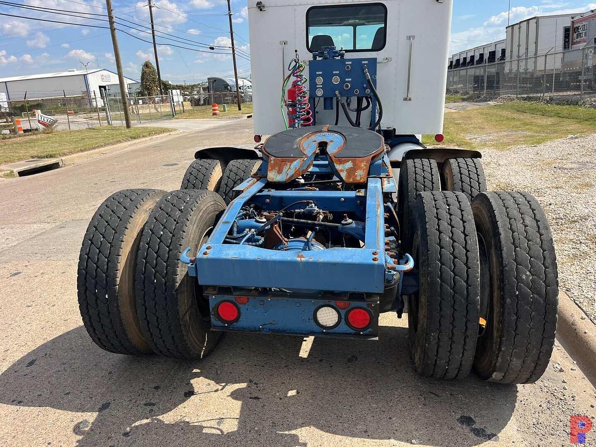 Used 2006 PETERBILT 378 T/A 36” SLEEPER TRUCK