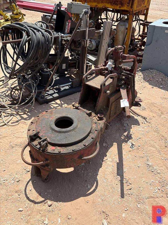 Used 58-93R STYLE HYDRAULIC TUBING TONG