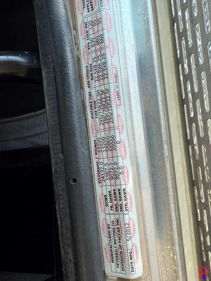 Used 2013 PETERBILT 367 T/A SLEEPR TRUCK