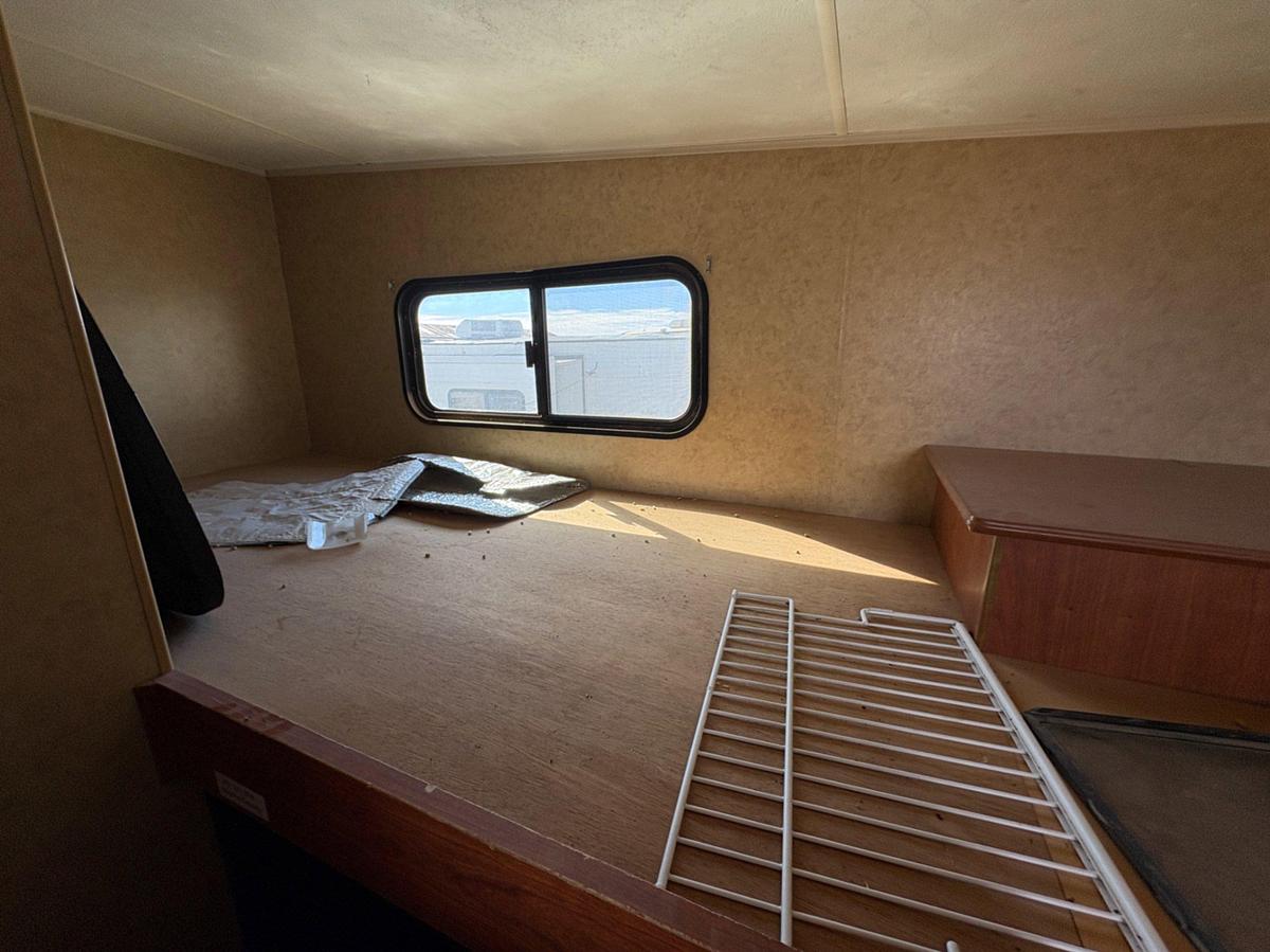 Used 2008 HOLIDAY RAMBLER SAVOY LX 32’ T/A 5TH WHEEL CAMPER TRAILER