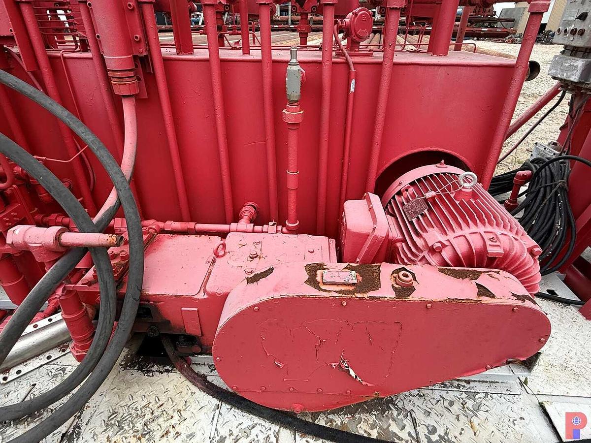 Used BPMF MOD. 720-6 3K PSI 12-BOTTLE 6-STATION ACCUMULATOR CLOSING UNIT SKIDDED