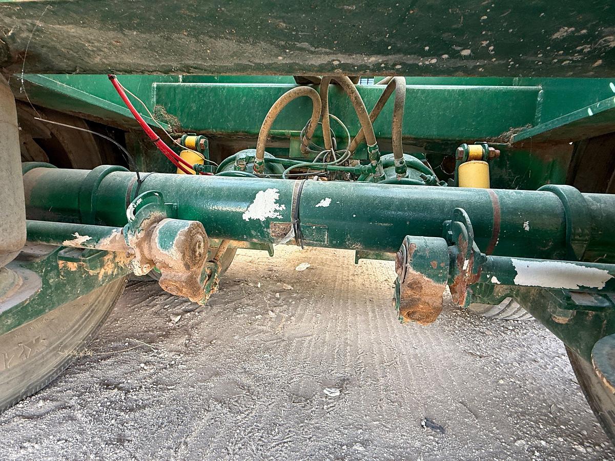 Used 2010 FREEMYER T/A 2-POD DRY BULK TANK TRAILER