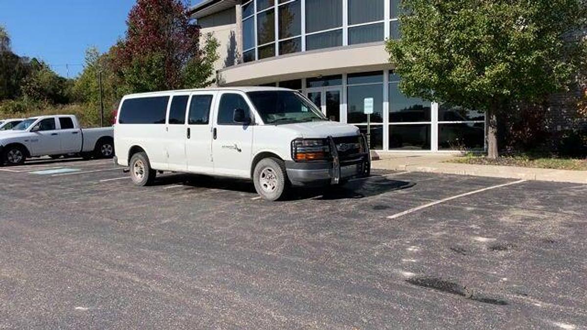 Used 2016 CHEVROLET EXPRESS 11-PERSON PASSENGER VAN