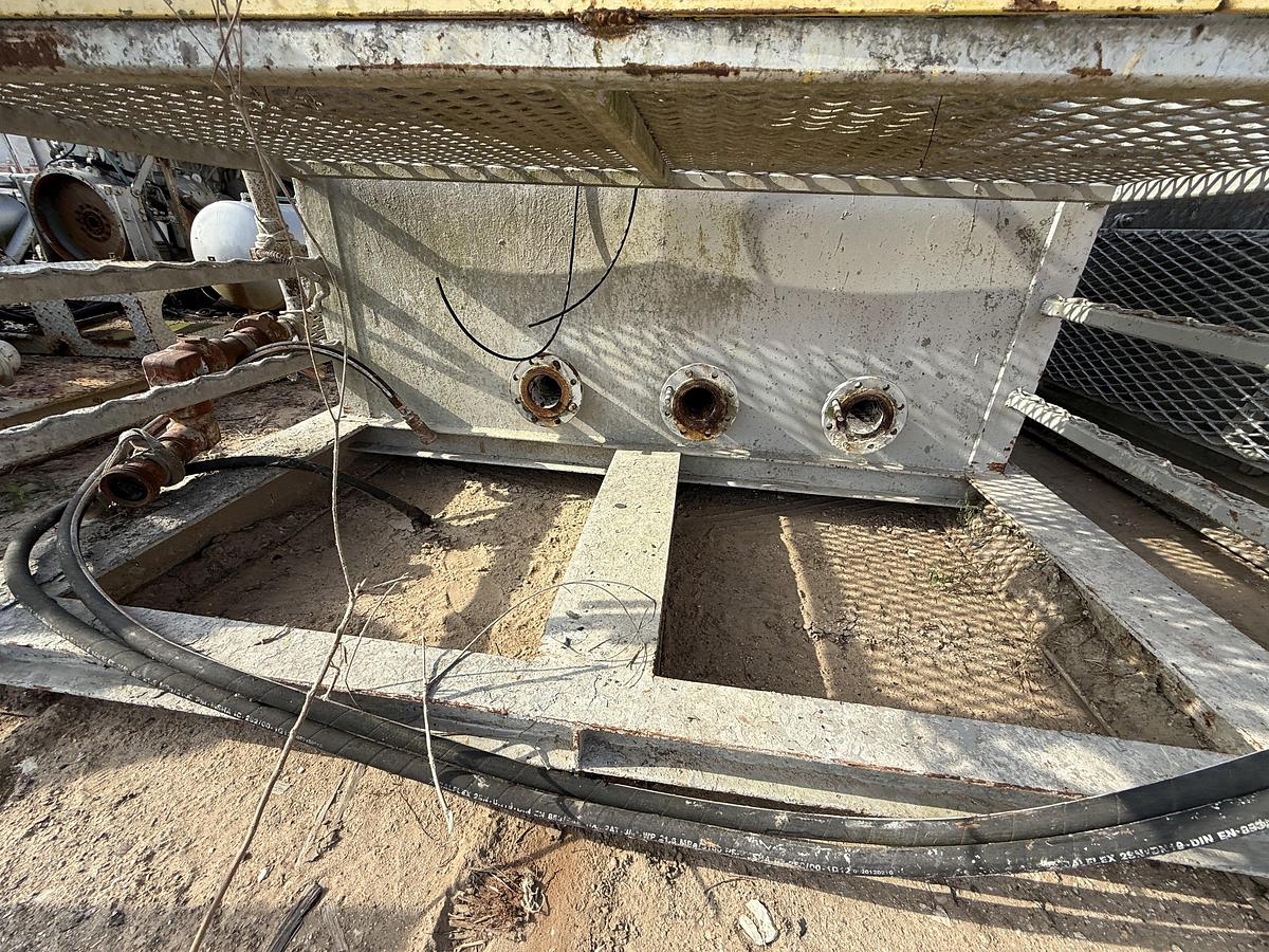 Used 15’ X 7’ X 5’ 2-COMPARTMENT MIXING TANK W/ PORCH, CATWALK, AGITATOR