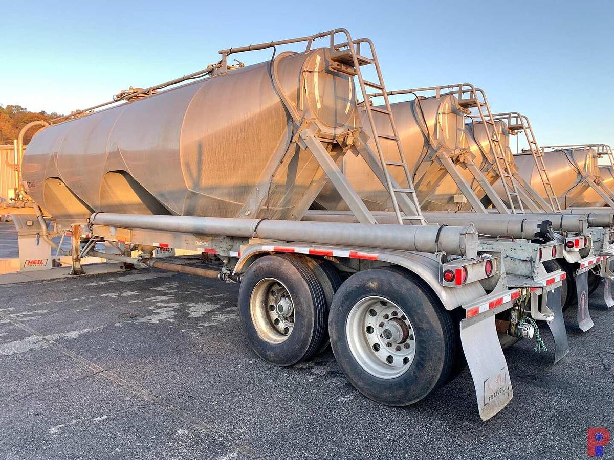 Used 2017 HEIL 1040 CU. FT T/A DRY BULK PNEUMATIC TRAILER