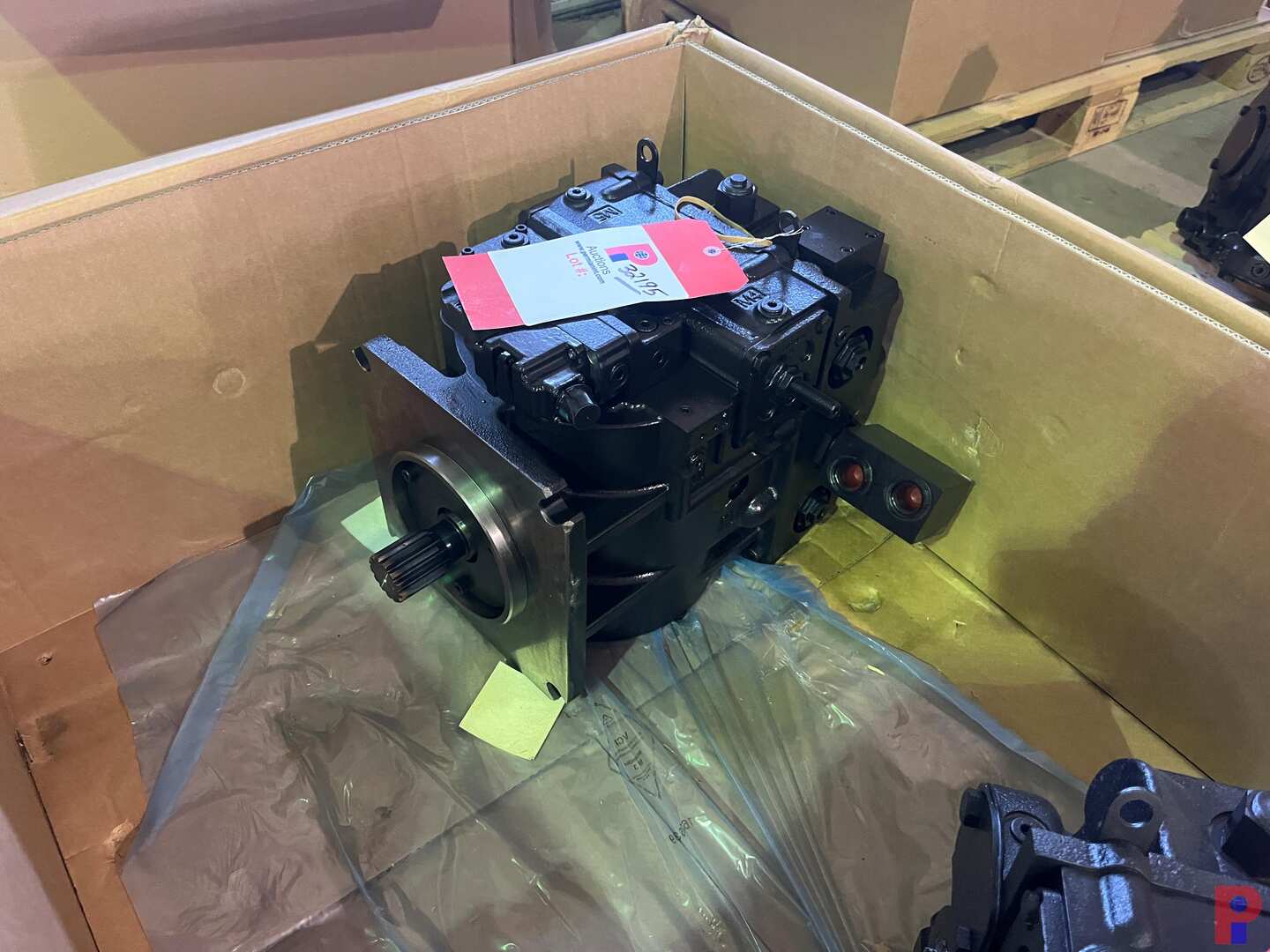 Used NEW / UNUSED SAUER DANFOSS 180CC HYDRAULIC PUMP P/N 83061571